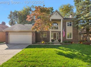 14712 Emerson Dr, Sterling Heights, MI 48312