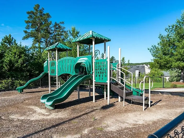 102 Providence Dr — Photo 26
