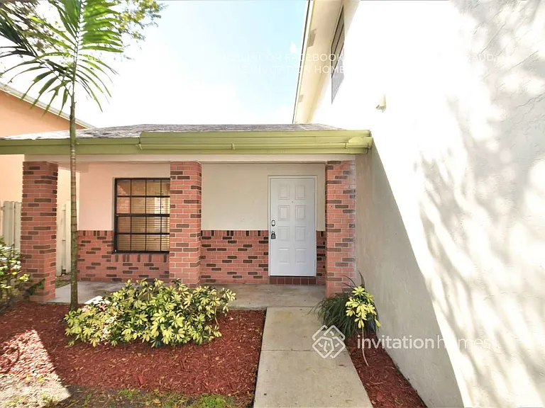 14710 Cedar Creek Pl — Photo 2