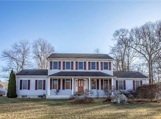 2 Cranberry Rd, Warren, RI 02885