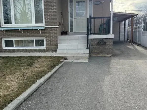 87 Lexington Ave, Toronto, ON M9V 2G9