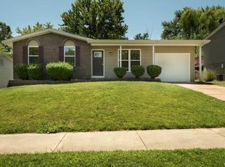 1854 San Luis Rey Pkwy, Fenton, MO
