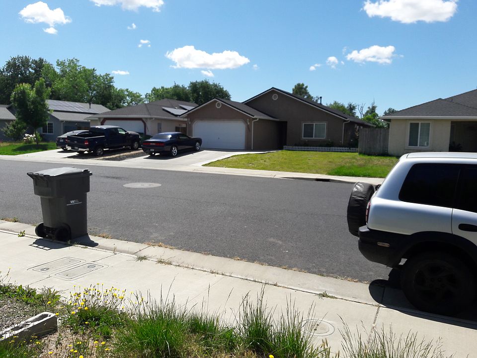 2nd image of 2060 Blossom Ave