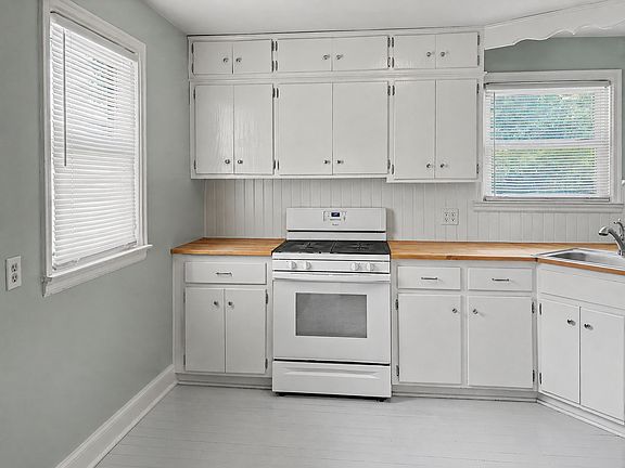 5th image of 3919 Polk St NE