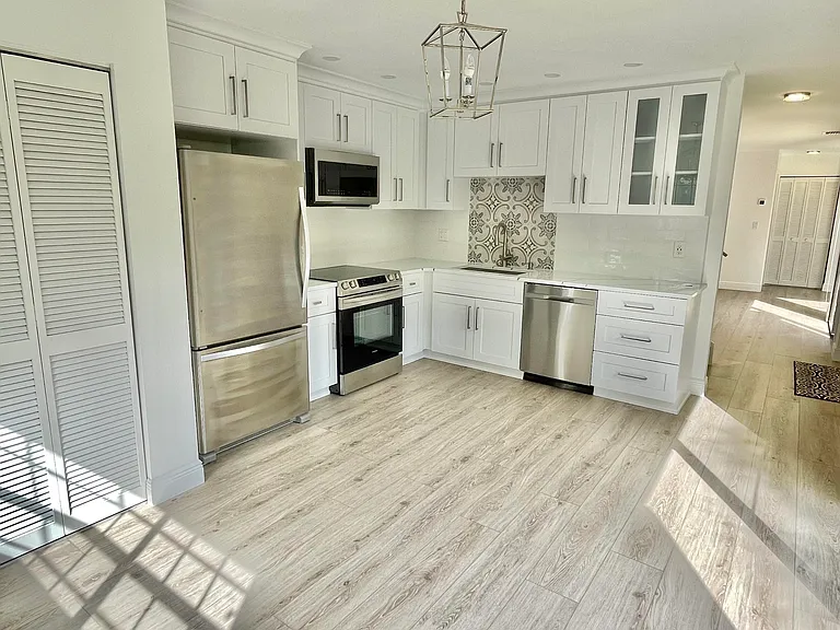 359 Prestwick Cir #2 — Photo 6