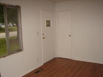 4th image of 1010 Riverton Dr