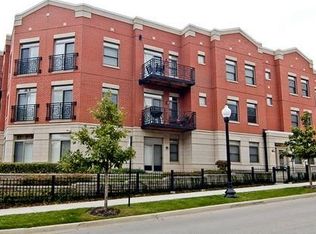758 W 15th St APT 2B, Chicago, IL 60607