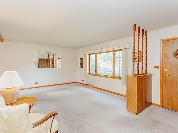 4th image of 255 W Walnut Ave