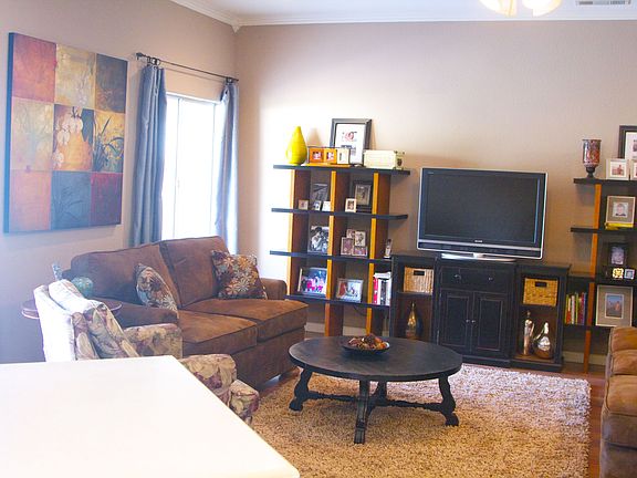 3rd image of 9176 N Winery Ave