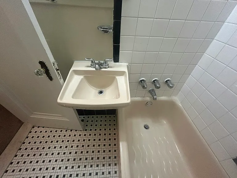5290 University Pl — Photo 16