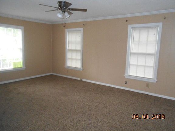 4th image of 1308 Iola Dr