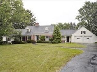 1540 Oakleigh Rd NW, Grand Rapids, MI 49504