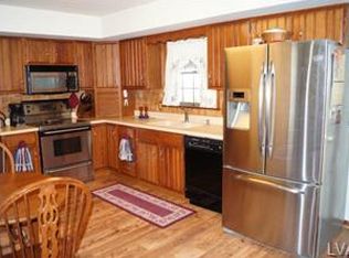 3219 Grandview Cir, Whitehall, PA