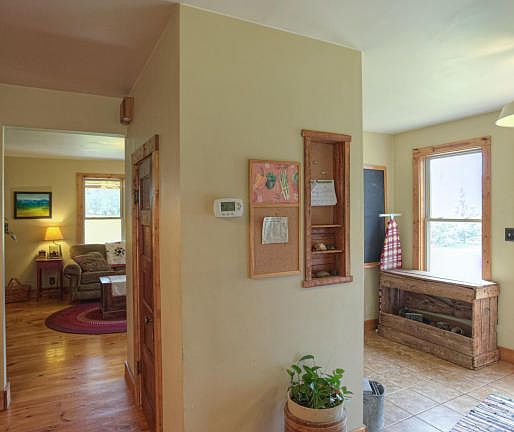 4th image of 45 Crow Hill Ln