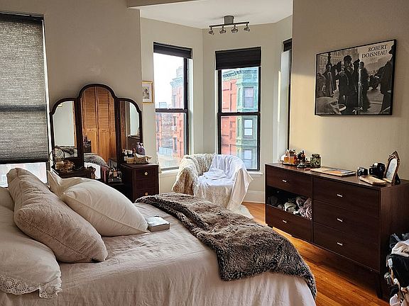 5th image of 362 15th St APT 3F
