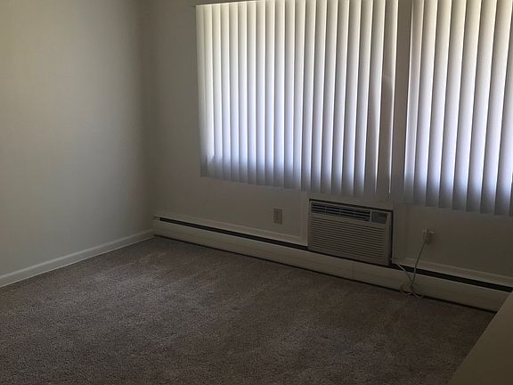 3rd image of 431 Abbot Rd APT 2