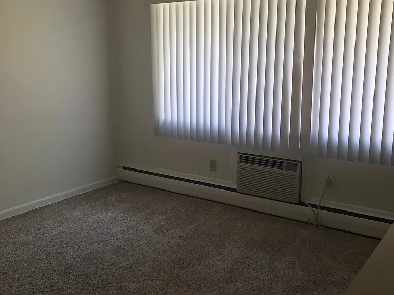 431 Abbott Rd — Photo 3