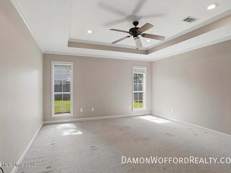 139 Hunters Row — Photo 11