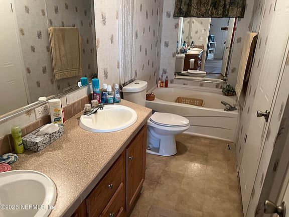 5th image of 223 OAK RIDGE Drive