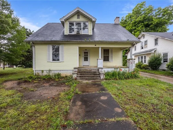 421 E Morehead St, Burlington, NC 27215