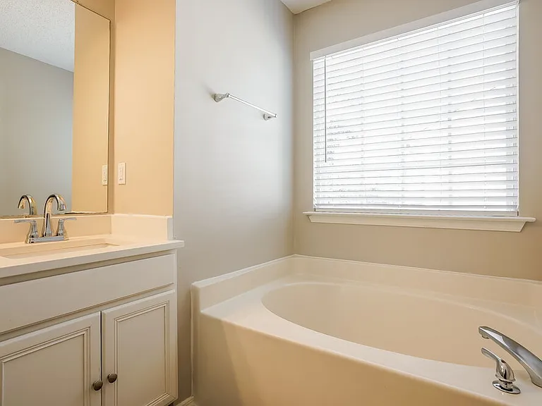 6333 Saybrooke Dr — Photo 13