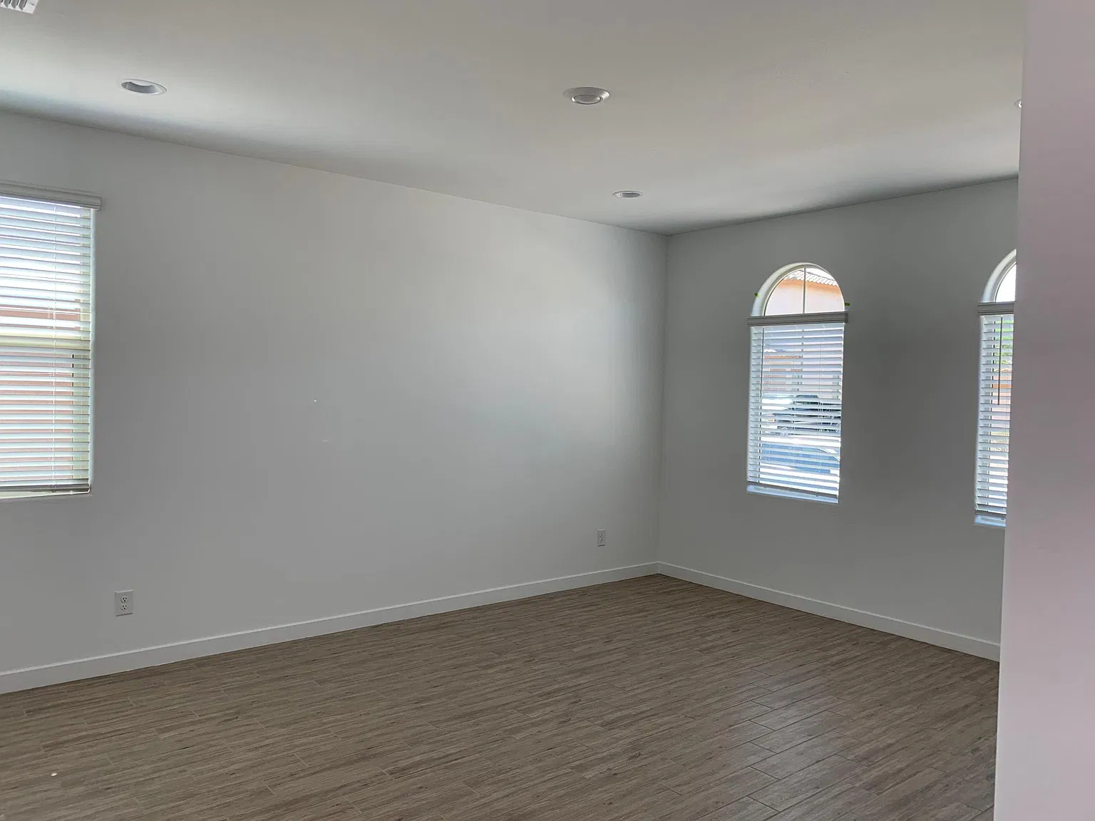 454 E White Wing Dr — Photo 3