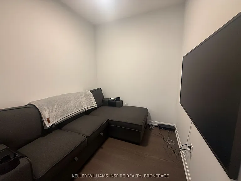 223 Princess St #806 — Photo 8