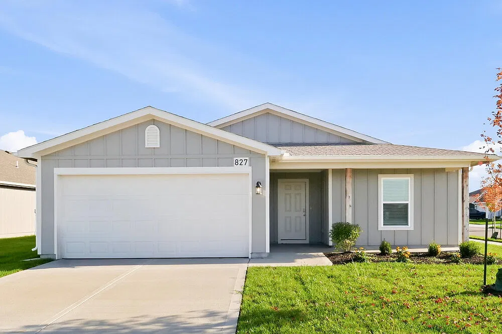 3 bed, 2.0 bath, 1328 sqft, $2,250 — Photo 1