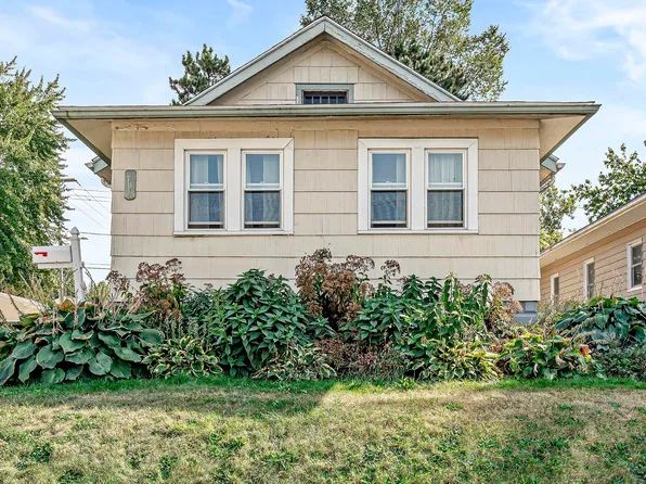 136 E Woodside St, South Bend, IN 46614