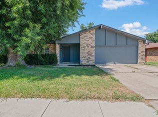 2225 Pennington Dr, Arlington, TX 76014