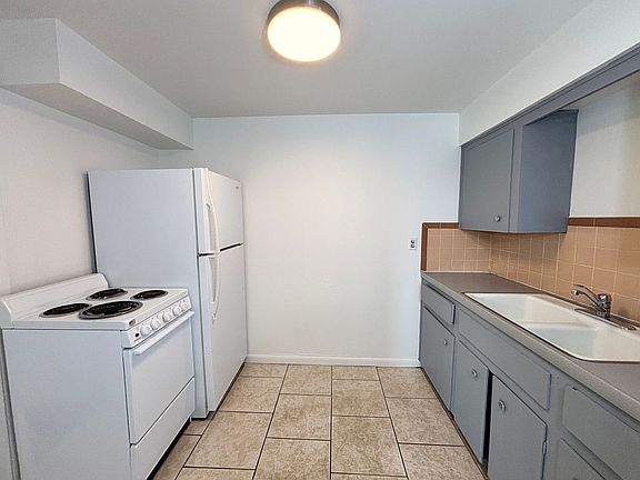 5th image of 27 Amherst Ave APT 5