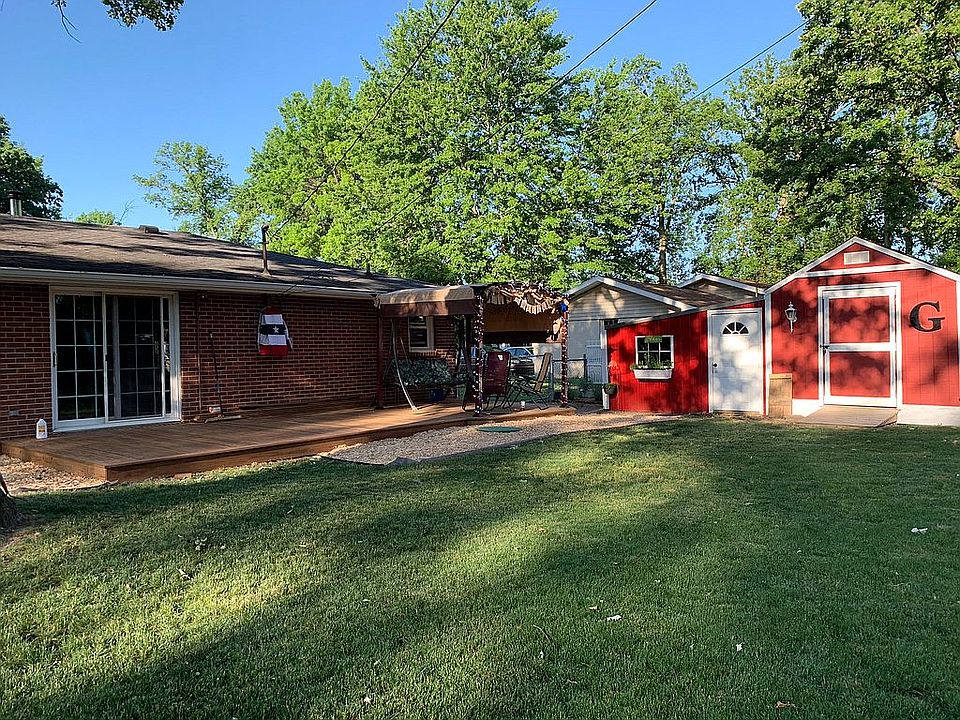 2nd image of 206 Willow Ln