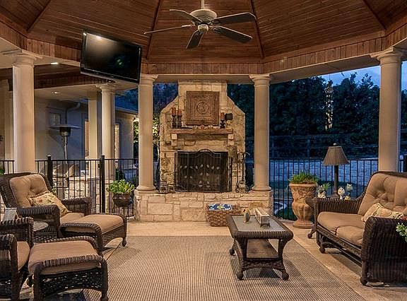 5th image of 460 Ashwood Ln