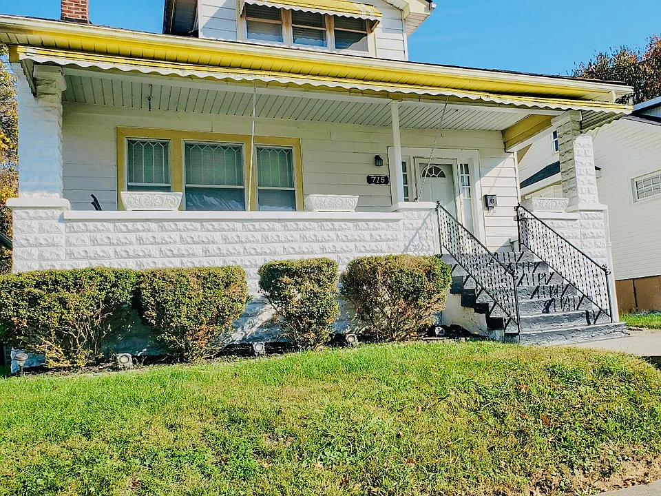 S 36th St