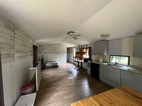 5th image of 8238 Waldora Road
