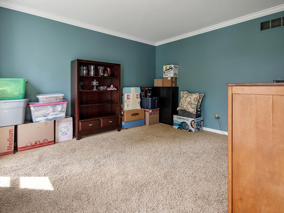 1st image of 520 Ridgewater Ct