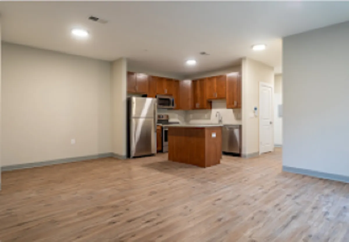 Building Photo - Main Rd Apartments