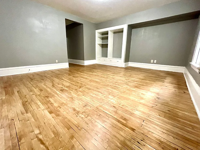 1314 Morgan Ave N — Photo 3