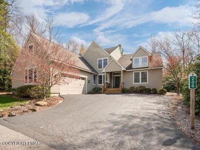 206 Moraine Ln, Pocono Pines, PA, 18350