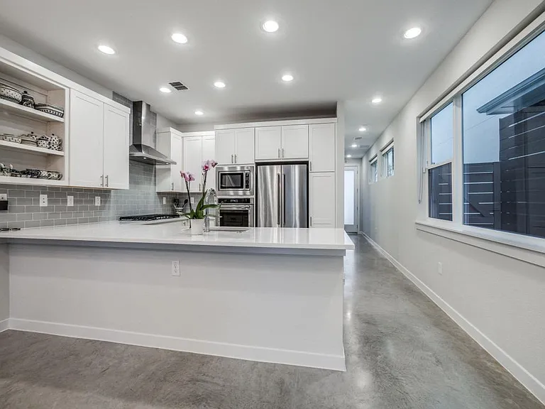 5404 Winton St — Photo 2