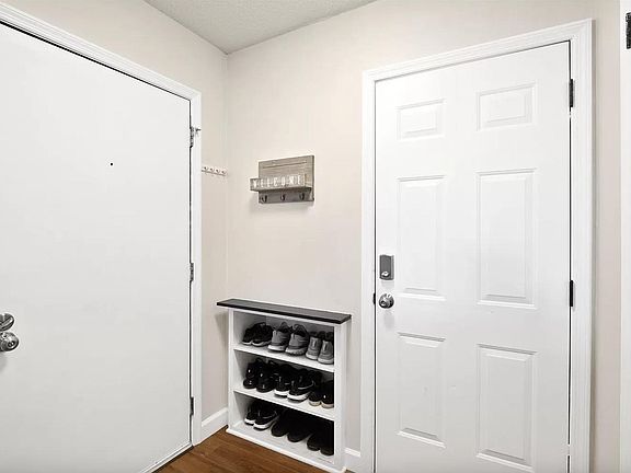 4th image of 12012 Craig View Dr