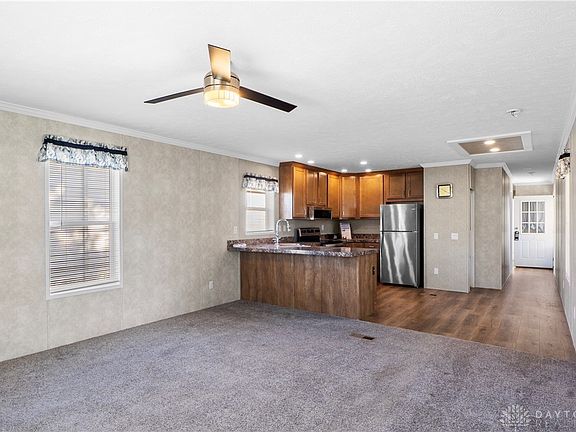 4th image of 482 Oaklawn Dr