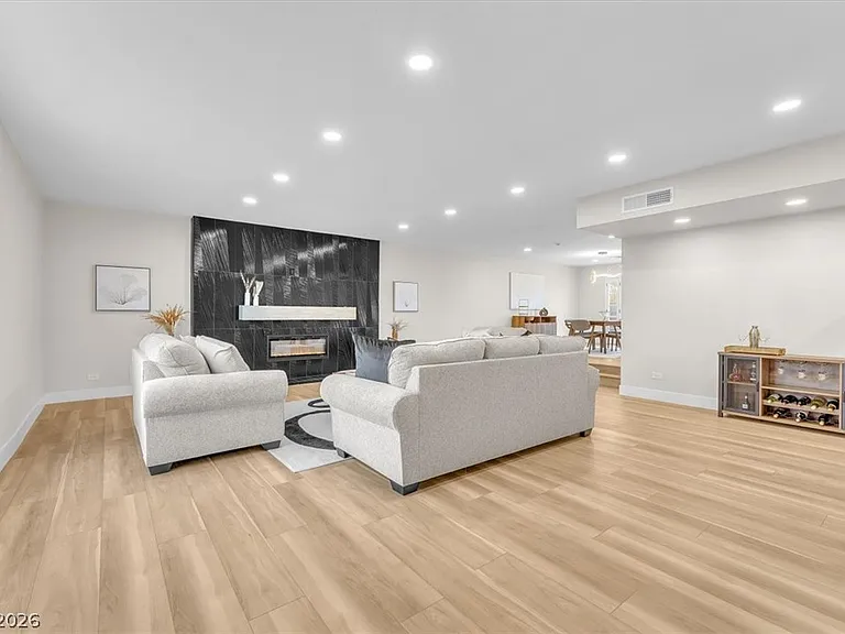 2868 Vista Del Sol Ave — Photo 38