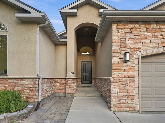4th image of 9138 N Renaissance Dr
