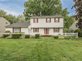 5693 Falkirk Rd, Lyndhurst, OH 44124