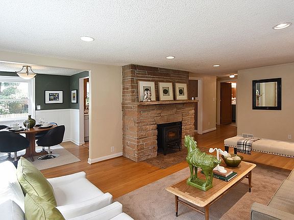 5th image of 15039 Westminster Way N