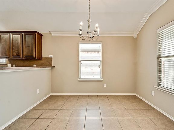 5th image of 2200 Jocelyn Way