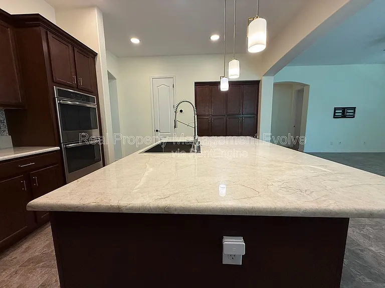 20508 W Carlton Mnr — Photo 8