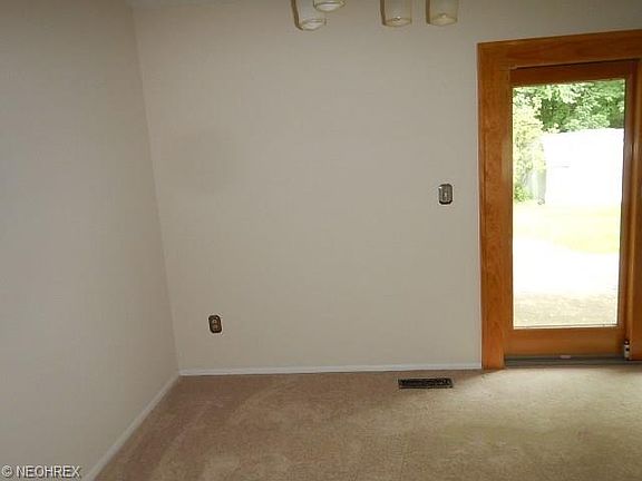 5th image of 26062 Defoe Dr
