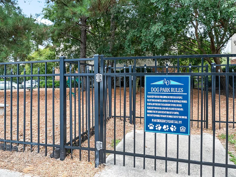 Litchfield Oaks Apartments — Photo 23